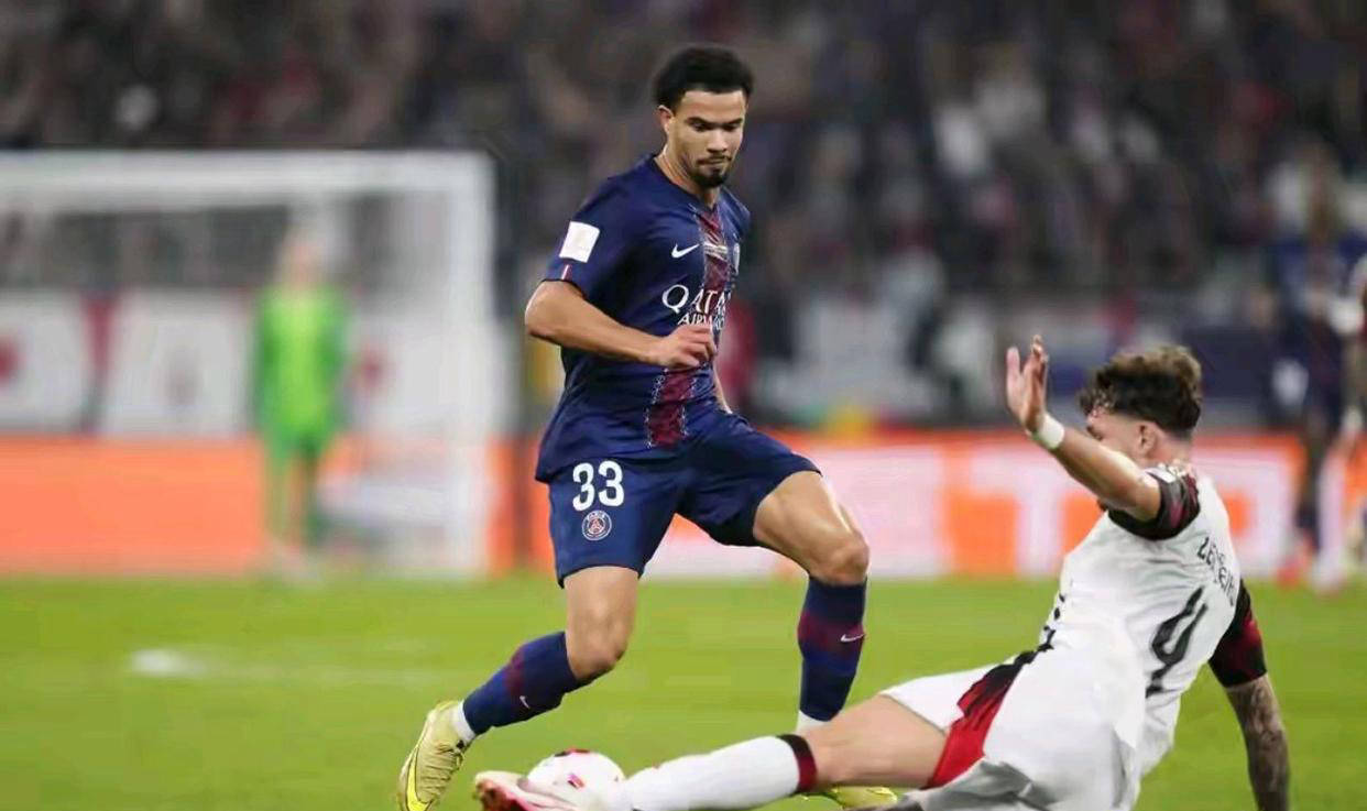 U8国际-浓眉哥回归赛场，势不可挡首场状态亮眼，巴黎圣日耳曼观众沸腾！的简单介绍